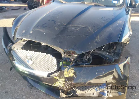 2015 Jaguar Xf 2.0T Premium z USA, uszkodzony, nr VIN SAJWA0FS6FPU62841